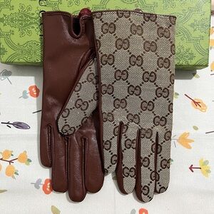Gucci GG Monogram Leather Gloves With Horsebit Detail